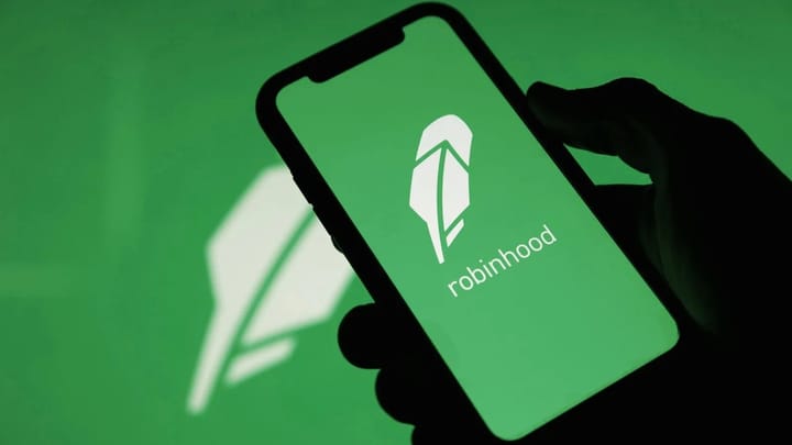 BlackRock IBIT blockchain btc etf Robinhood cathie wood ark (SpotedCrypto)